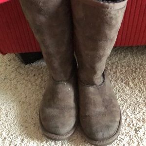 Youth Uggs tall